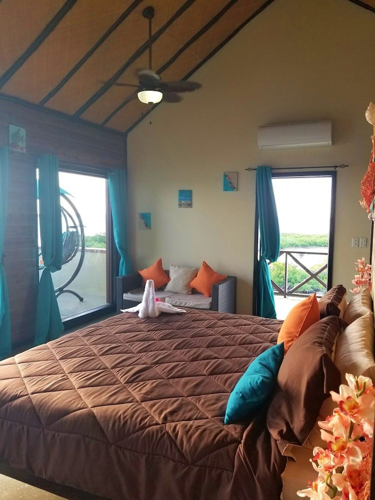 Third Floor Honeymoon, 1 King Bed, Non Smoking Ocean View photo 1