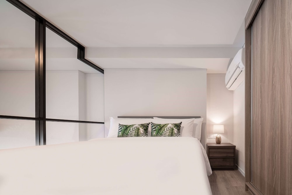 Studio, 1 Queen Bed (Duplex)