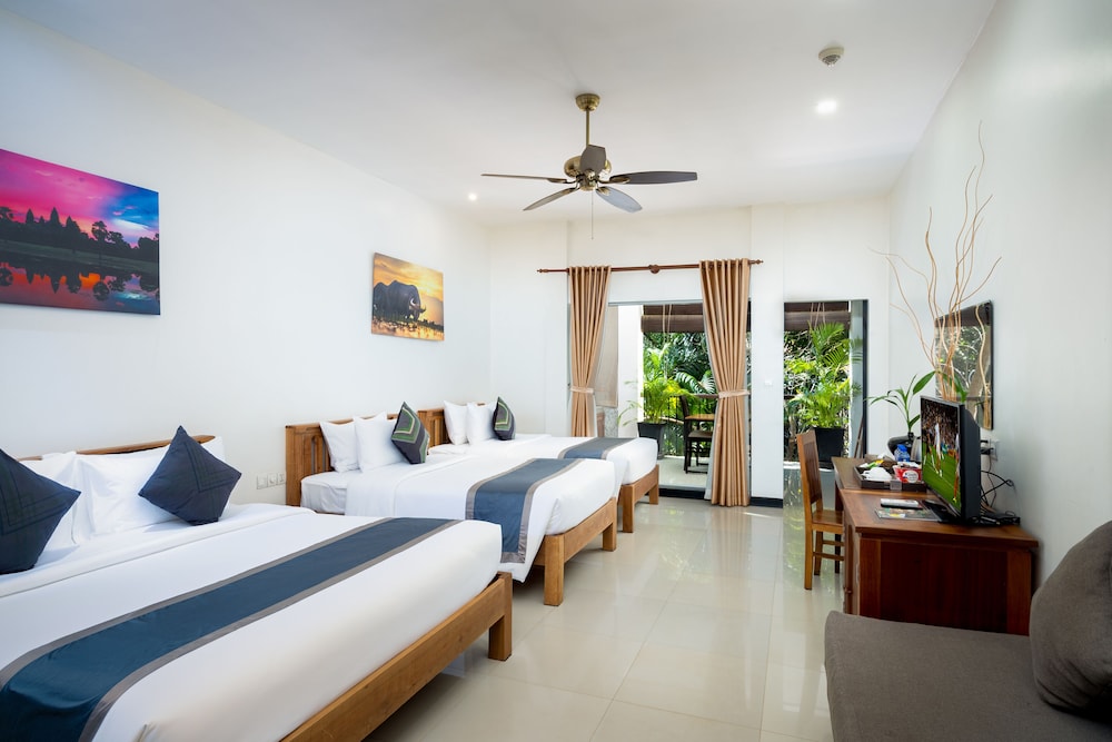 Triple Room, Pool View photo 1