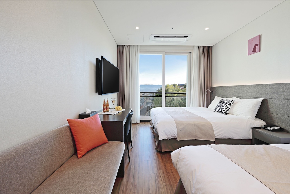 Premier Family Twin Room, Ocean View/Terrace - Photo 8