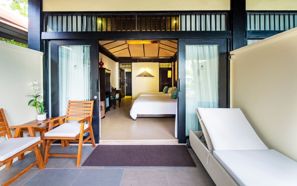 Deluxe Room, Sea View - Photo 9