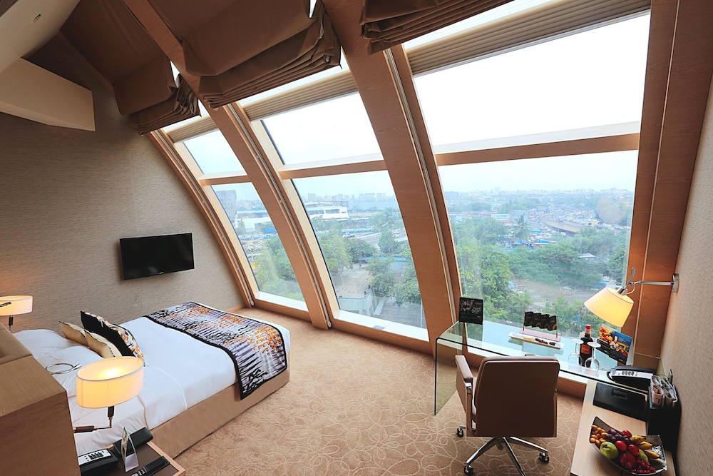 Mercury City View Room - King Bed - Photo 3