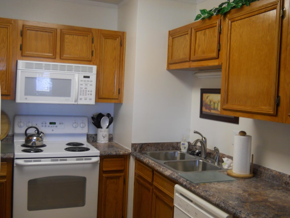 Condo, Multiple Beds (324) photo 2