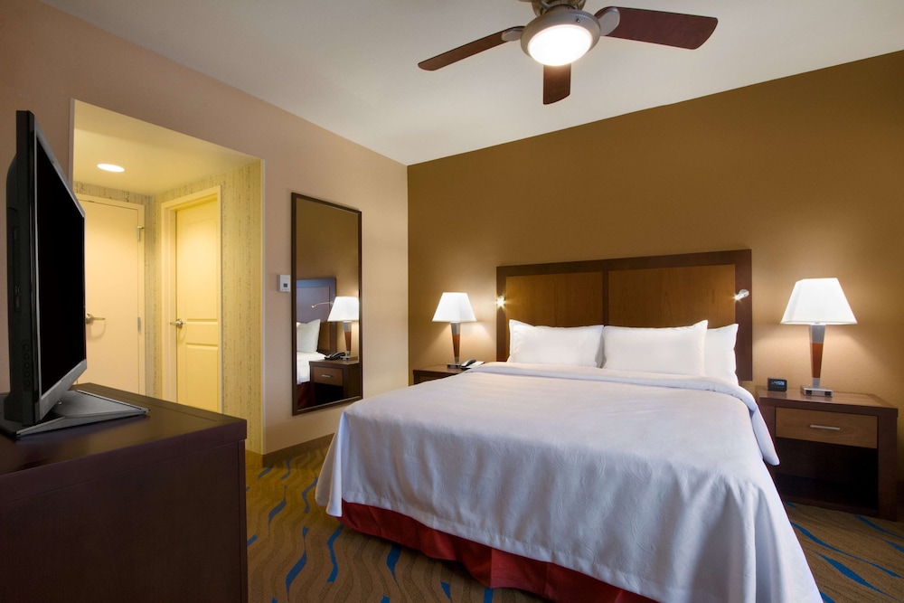 Suite, 1 King Bed, Accessible, Bathtub photo 1