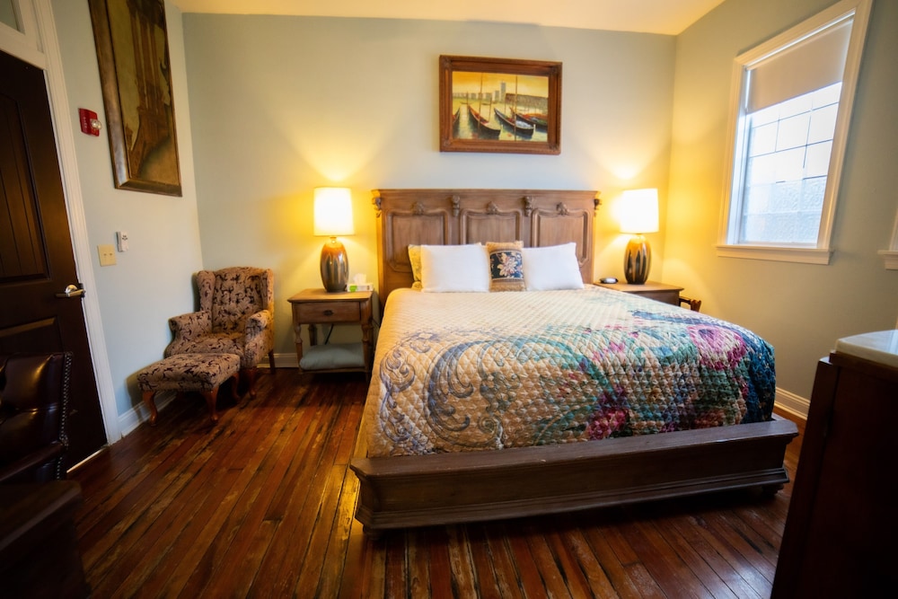 Deluxe Room, 1 King Bed (Tree of Light) Second Floor