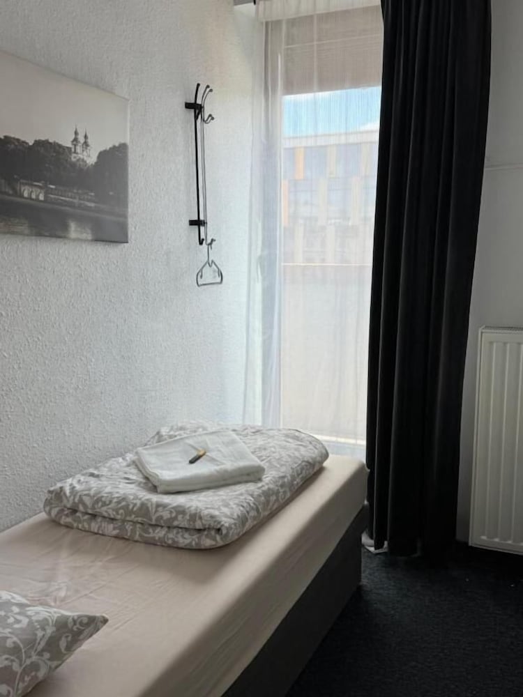 Basic Single Room, Balcony, City View (SZ1519)