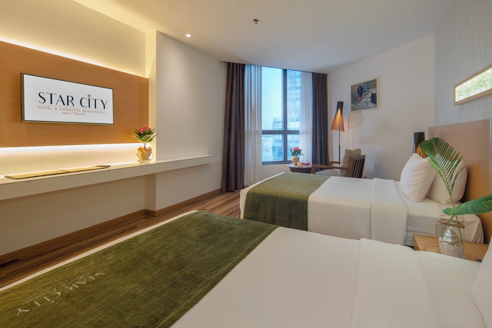 Deluxe Twin Partial Sea View Room thumbnail 5