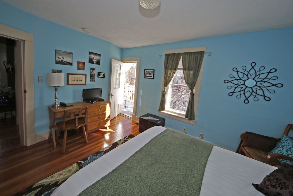 Sun Room photo 2