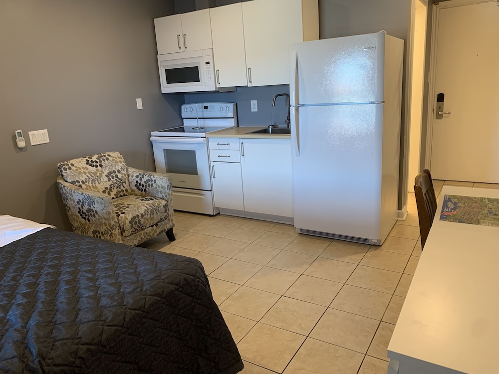 Deluxe Single Room, 1 Queen Bed, Sea View photo 2