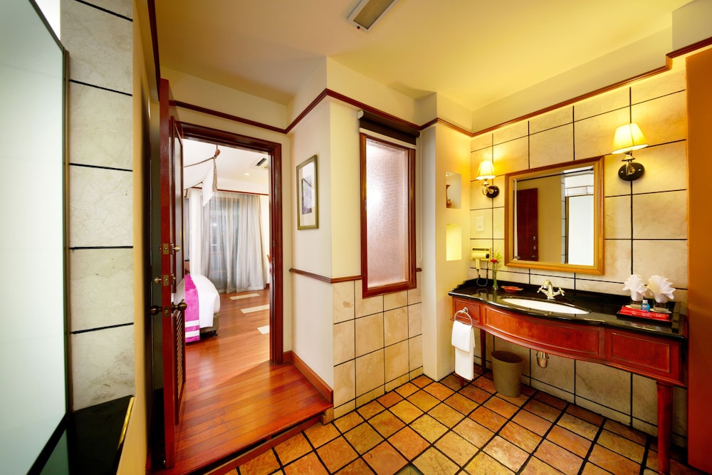 Premier Tower Room - Photo 6