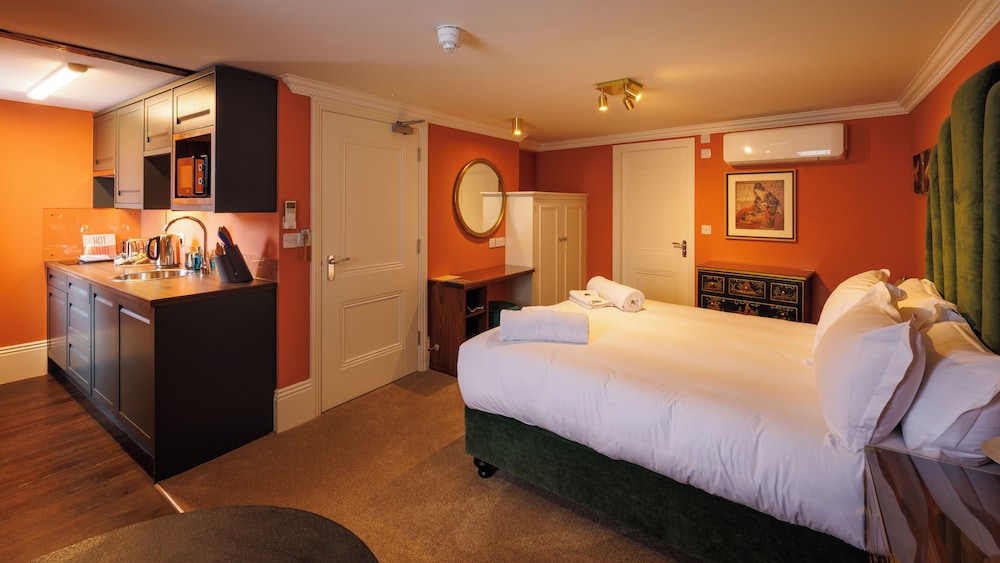 Second Floor King Room