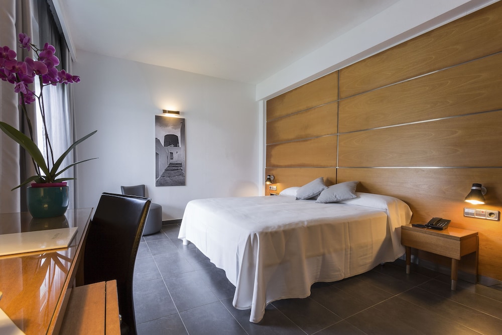 Deluxe Room, Jetted Tub (Terrace) - Photo 3