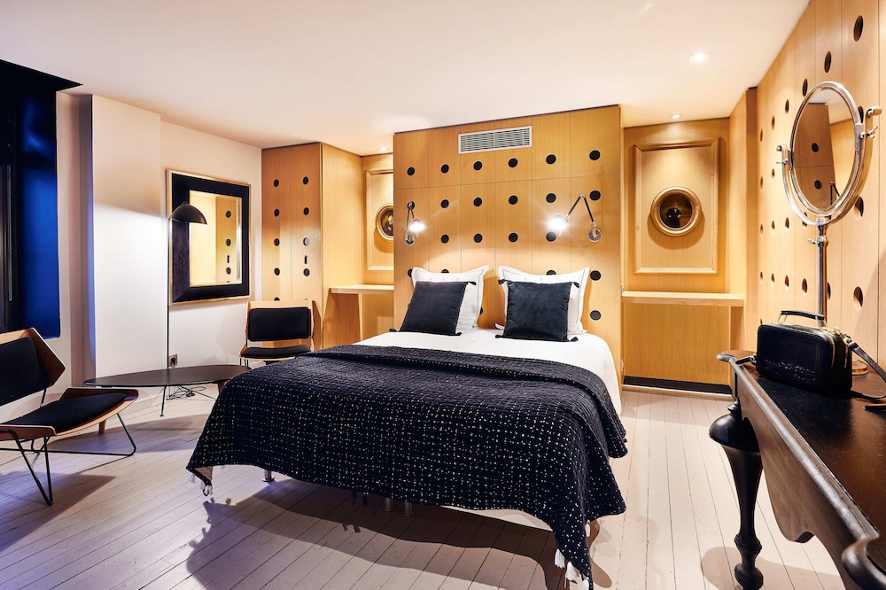 Room photo 2