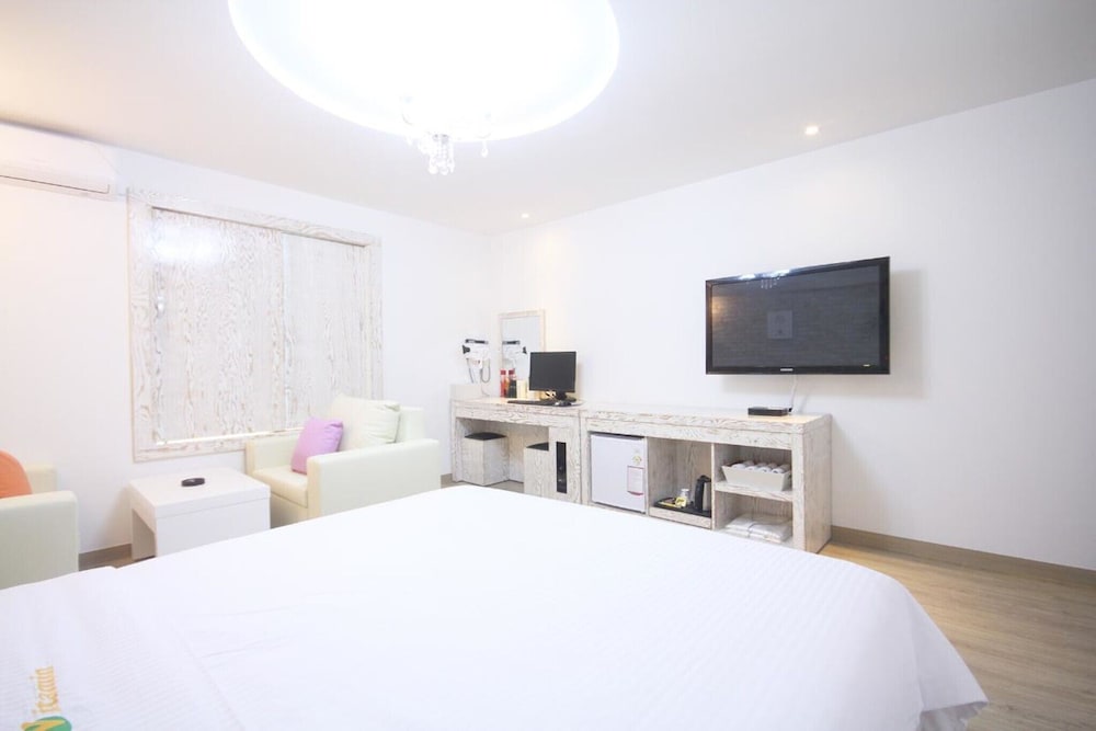 Room (Standard room) - Photo 16