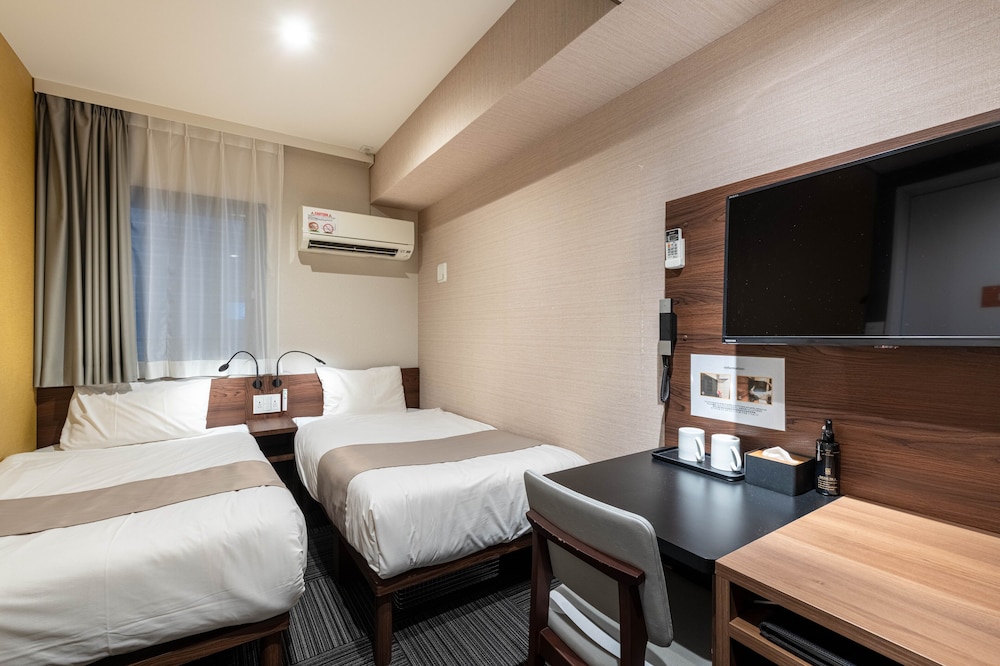 Compact Twin Room