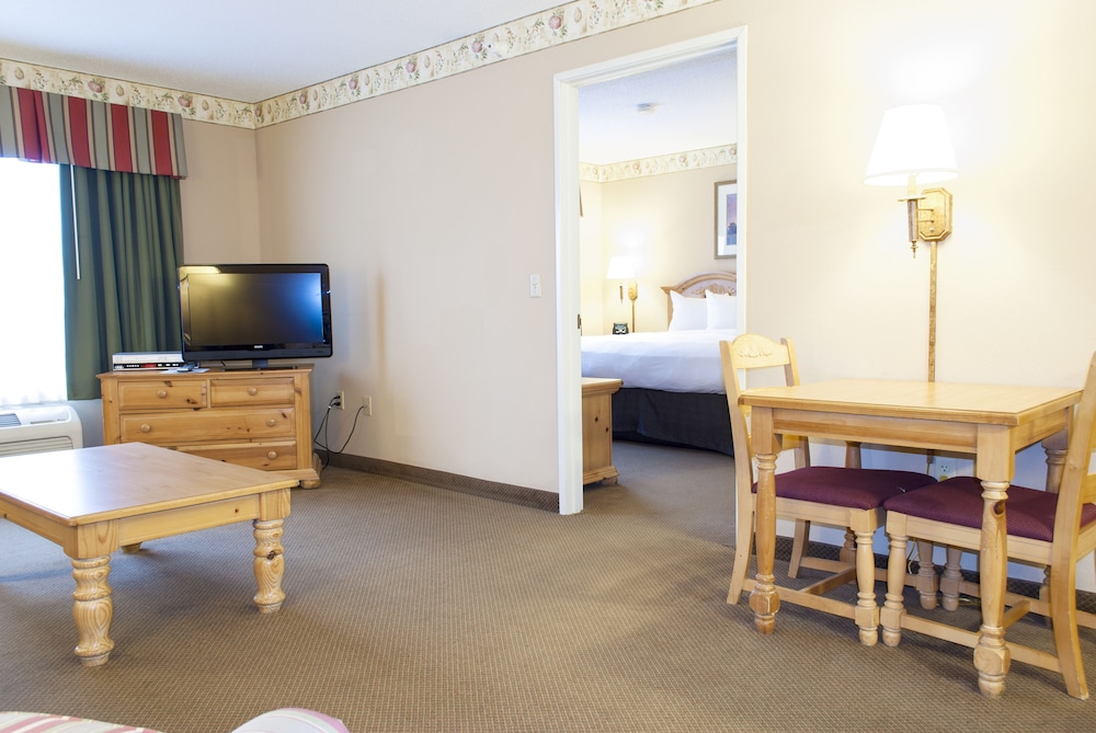 Premium Suite, 1 King Bed, Non Smoking - Photo 6