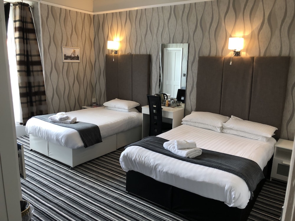 Twin Room with Shower