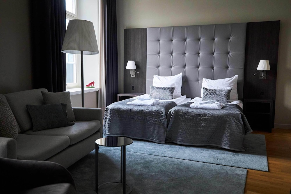 Deluxe Room, Multiple Beds, Non Smoking - Photo 2