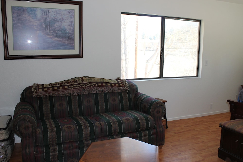 Family Apartment, 1 Bedroom photo 2