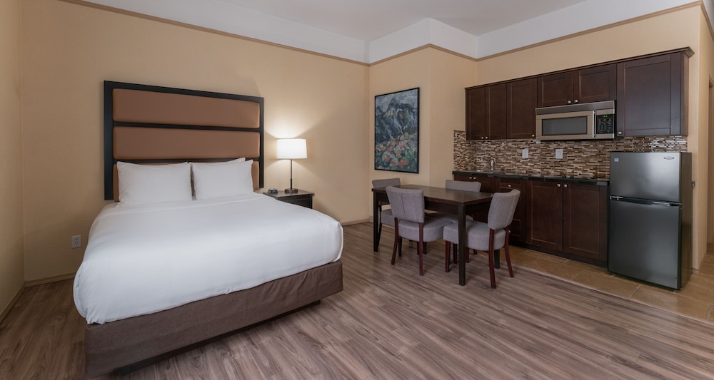 Studio, 1 Queen Bed, Kitchenette
