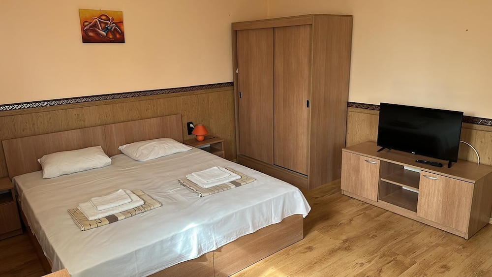 Superior Triple Room photo 2