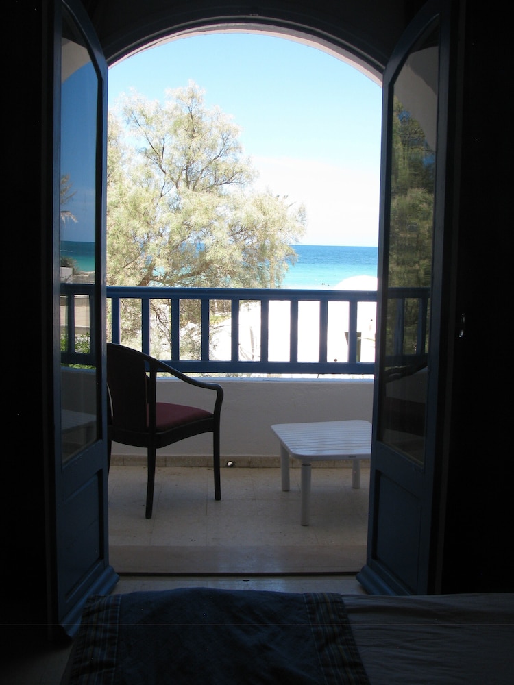Double Room, 1 Queen Bed, Sea View photo 2