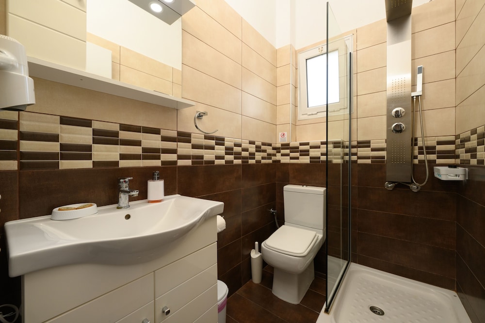 Exclusive Triple Room, 2 Bedrooms photo 3