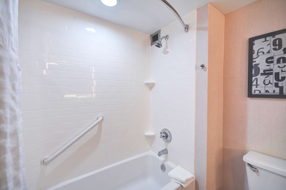 Premium Suite, 1 King Bed, Accessible, Non Smoking - Photo 7