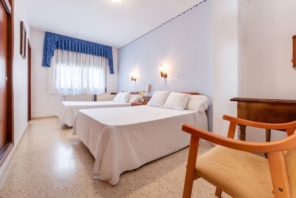 Standard Quadruple Room - Photo 3