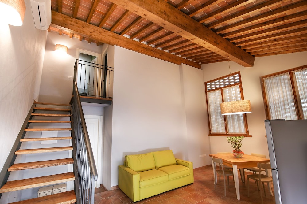 Duplex, 1 Bedroom photo 2