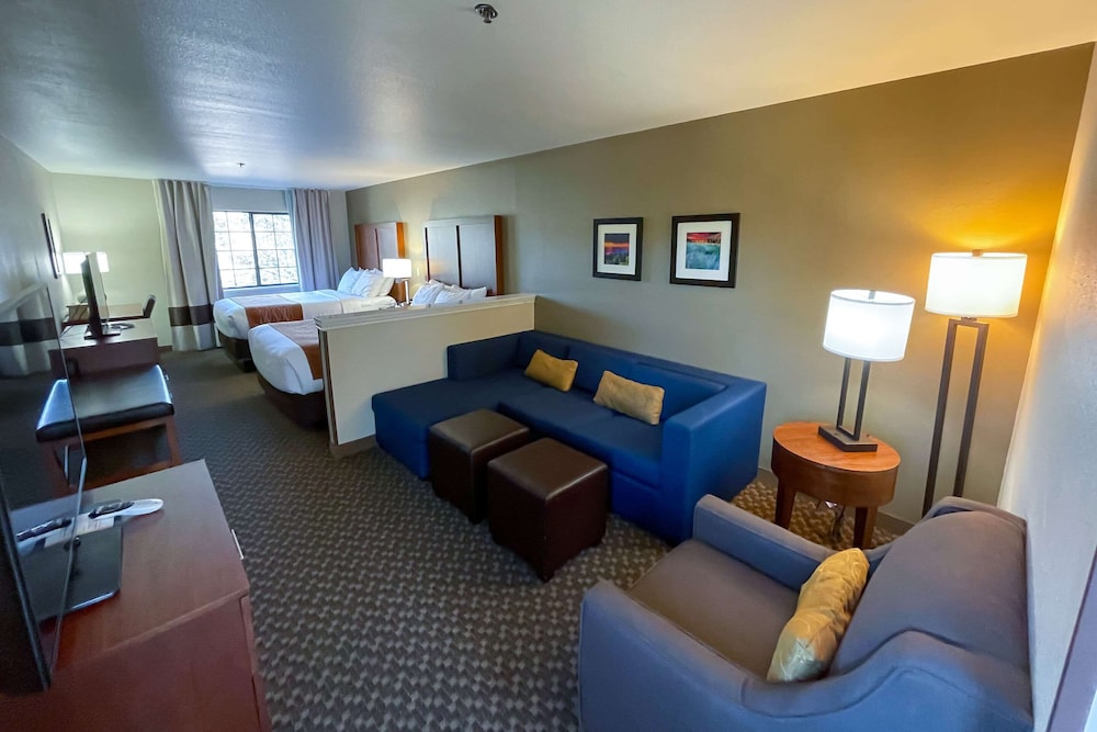 Suite, 2 Queen Beds, Non Smoking - Photo 1