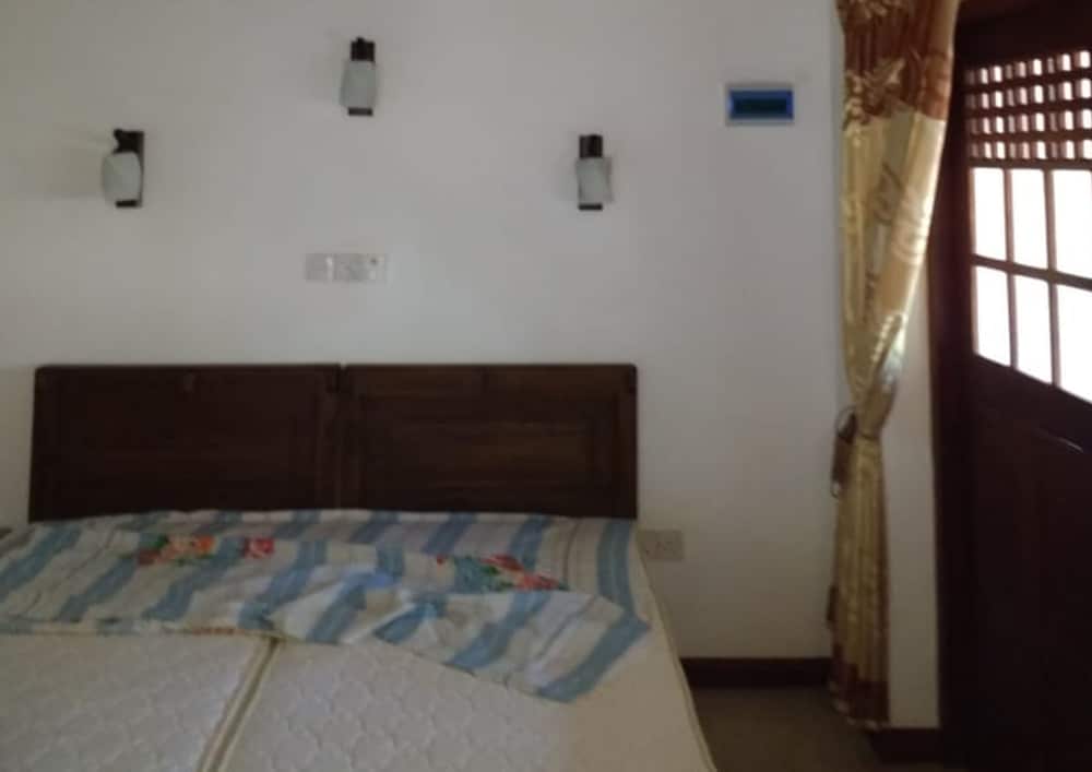 Single Room, 1 Large Twin Bed, Non Smoking photo 2