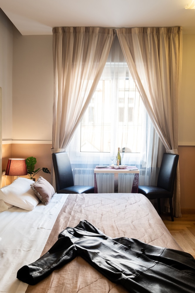 Deluxe Double Room, Jetted Tub (Breakfast at Navona Street Hotel) photo 3