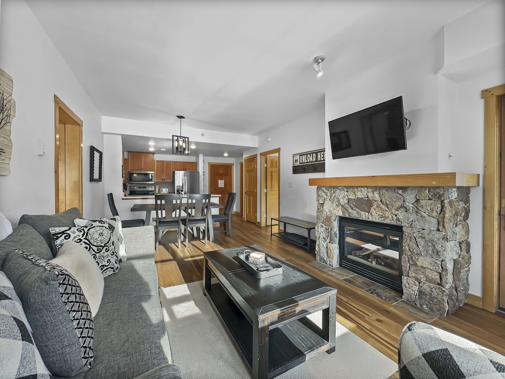 Condo, 2 Bedrooms