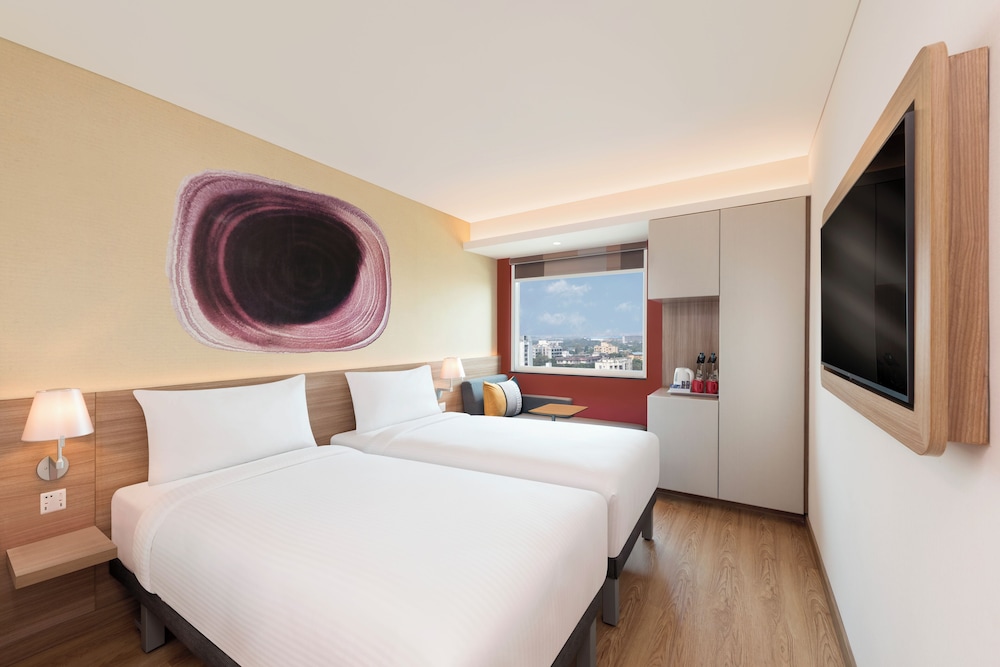 Available room thumbnail 5