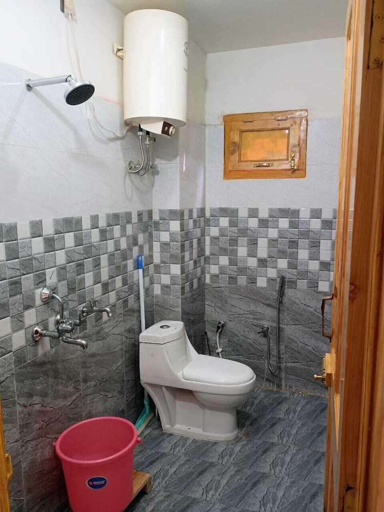 Deluxe Room, Hill View photo 3