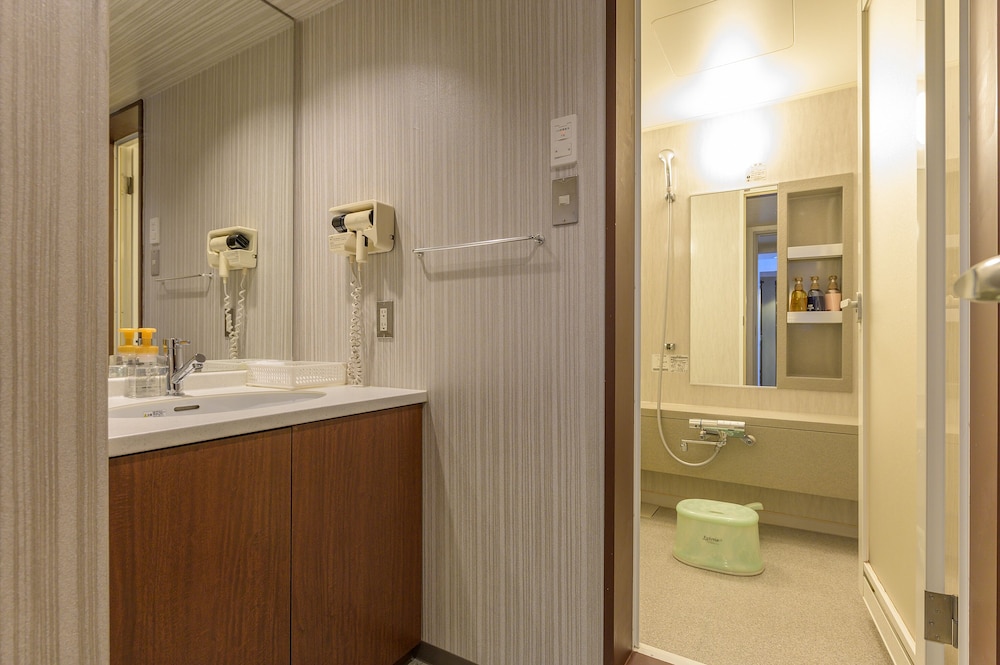 Western Style Large Twin Room - Photo 3