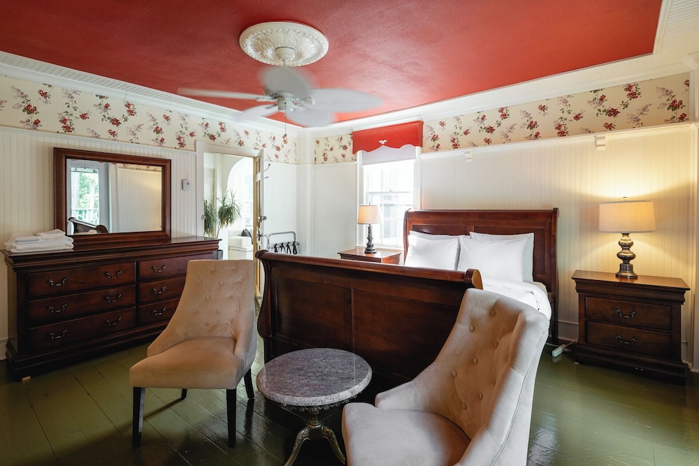 Room (Eleanor) photo 2