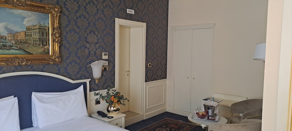 Junior Room, Balcony, Canal View photo 1