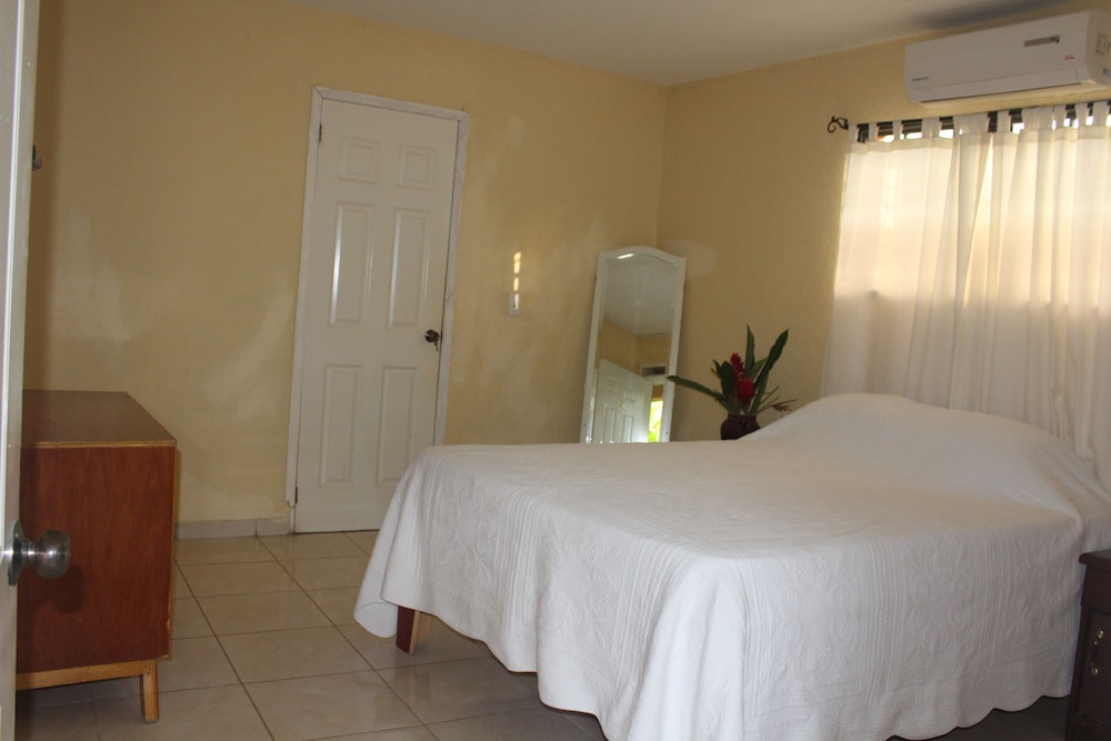 Standard Double Room, 1 Bedroom, Garden View photo 2