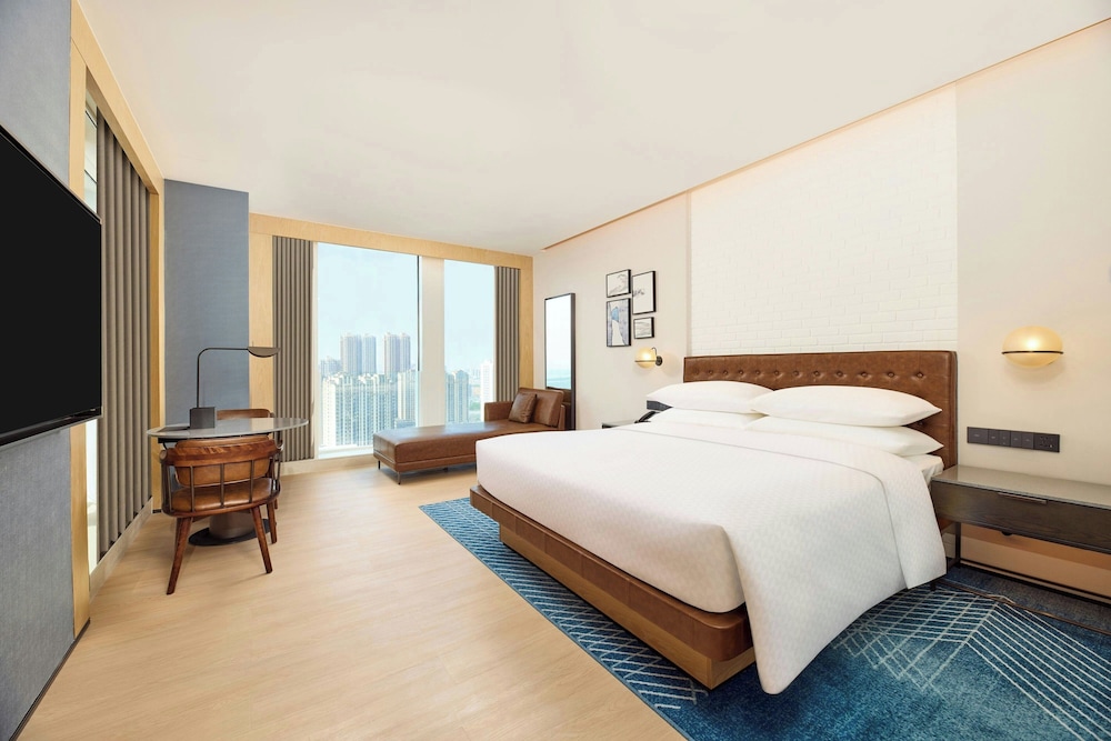 Executive Room, 1 King Bed, Garden View