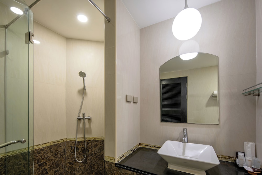 Family Suite Pool Access - Photo 9