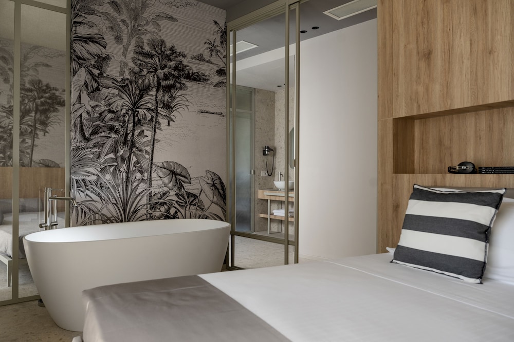 Suite photo 1