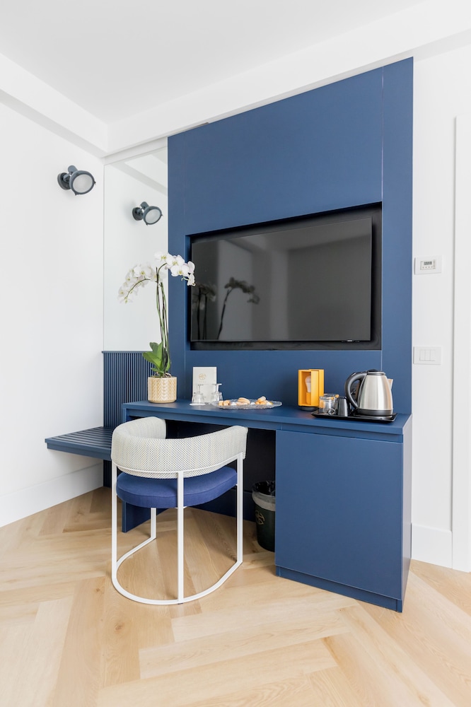 Suite - Photo 12