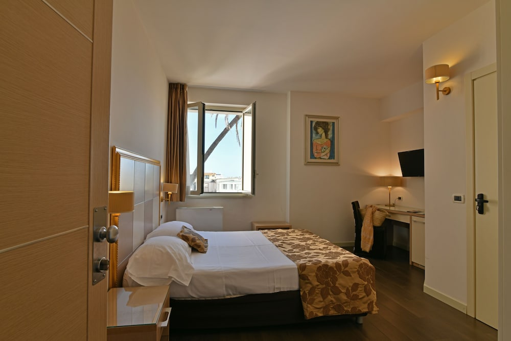Economy Room, City View