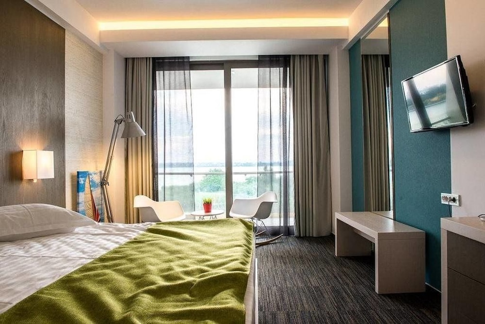 Double Room, Balcony, Lakeside photo 1
