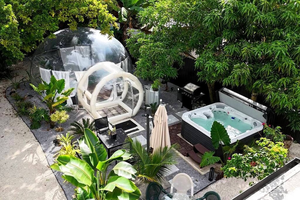 House, 4 Bedrooms, Patio, Garden View photo 2