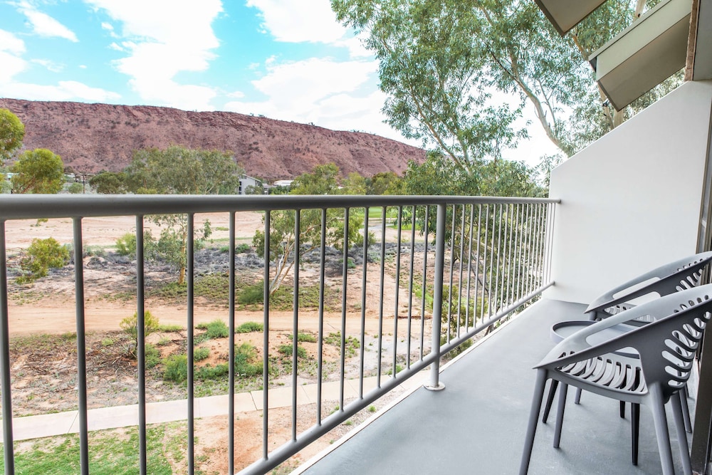 Junior Suite, 2 Double Beds, Mountain View