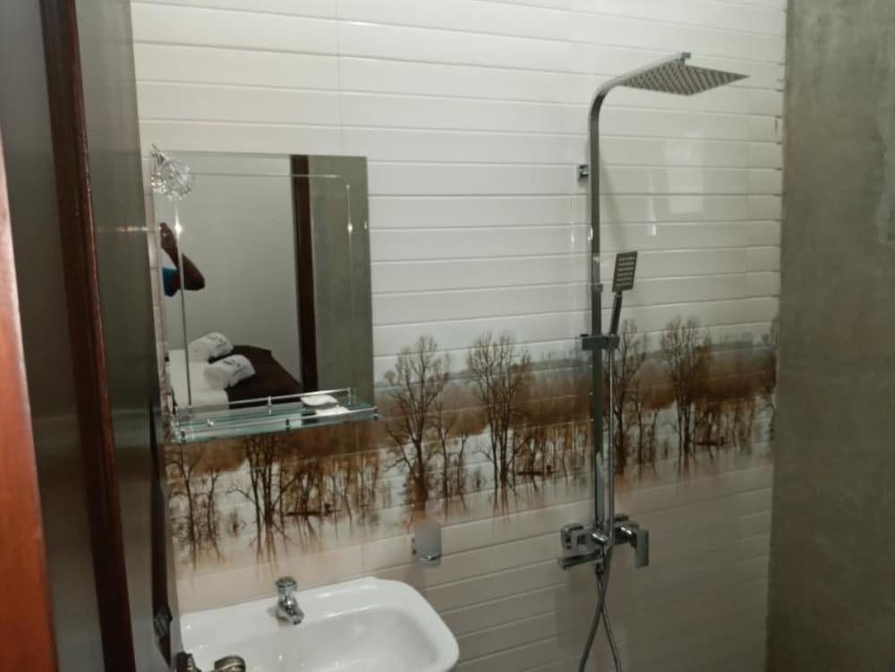 Standard Double Room - Photo 7