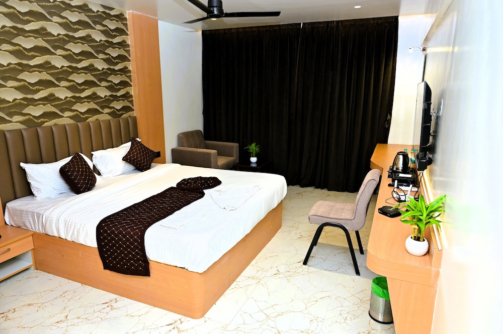 Deluxe Room - Photo 6